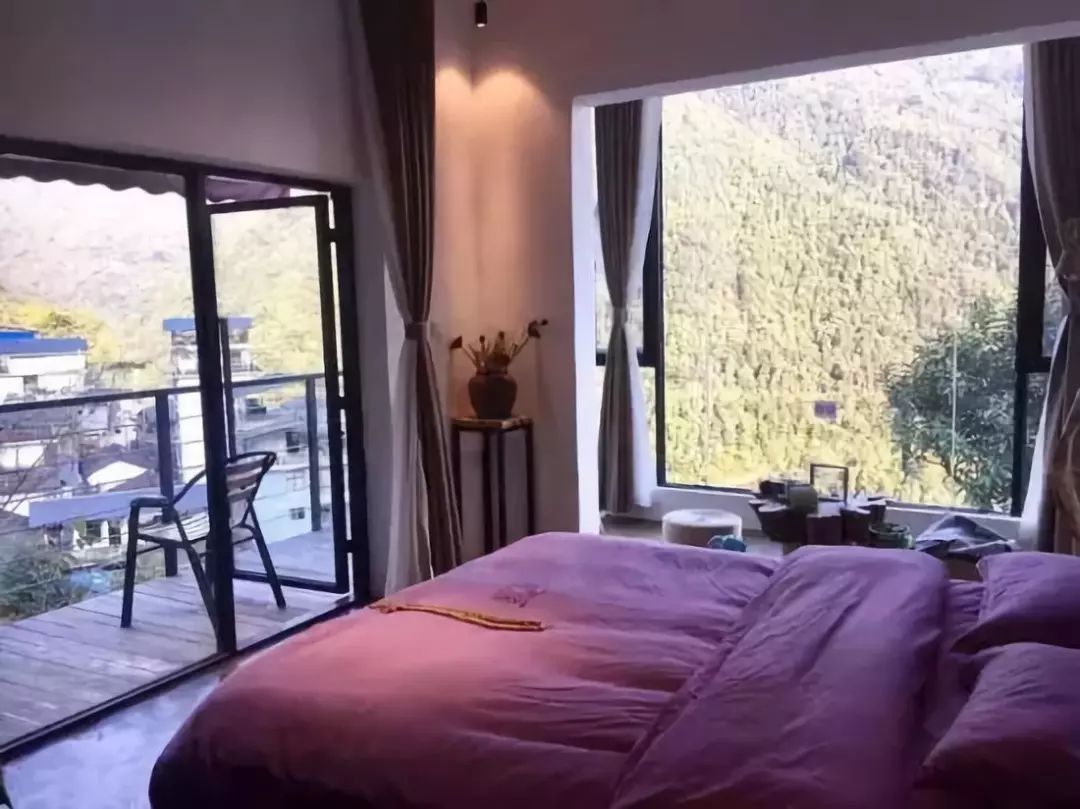 {21點}(出去旅游和朋友睡了的说说)